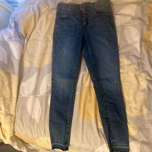 Universal Thread Women’s High Rise Skinny Jeans